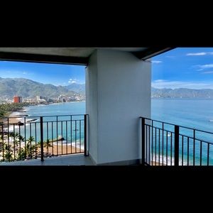 Meet your Posher, Eliza